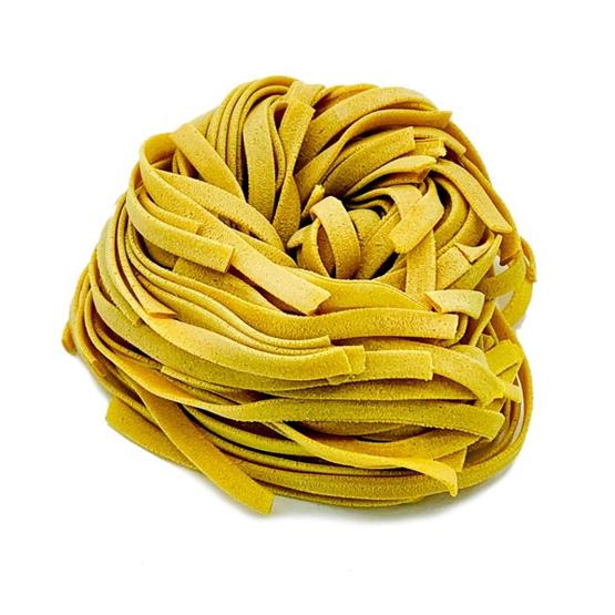 Nido de tagliatelle con cúrcuma Eco